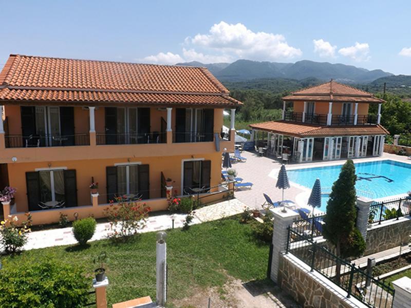 Makis Studios Benitses  Bagian luar foto