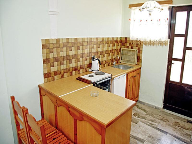 Makis Studios Benitses  Bagian luar foto