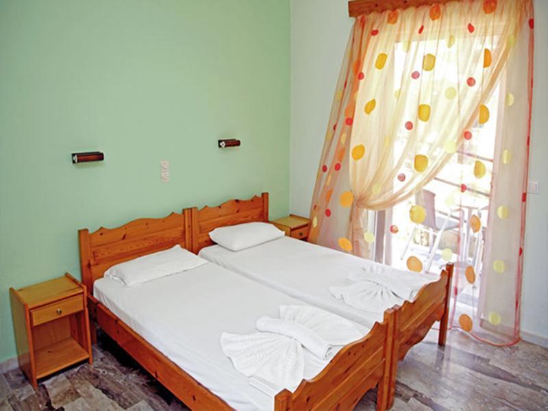 Makis Studios Benitses  Bagian luar foto